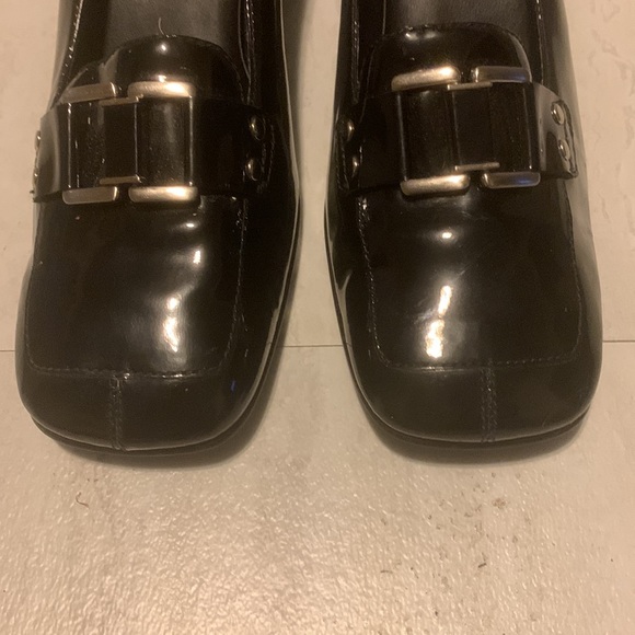 Bandolino Women's Black Leather Square Toe Front Buckle Heels Size 9.5M - Picture 10 of 15